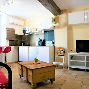le-travertin-avignon.fr-provencehotel.com/