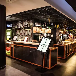 Hotel Ibis Bercy Village, París