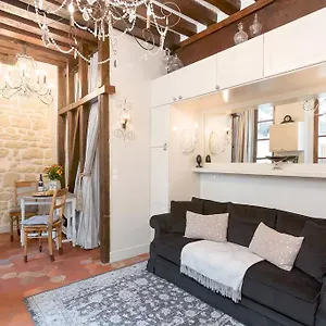 Le Diamant En Isle Apartment